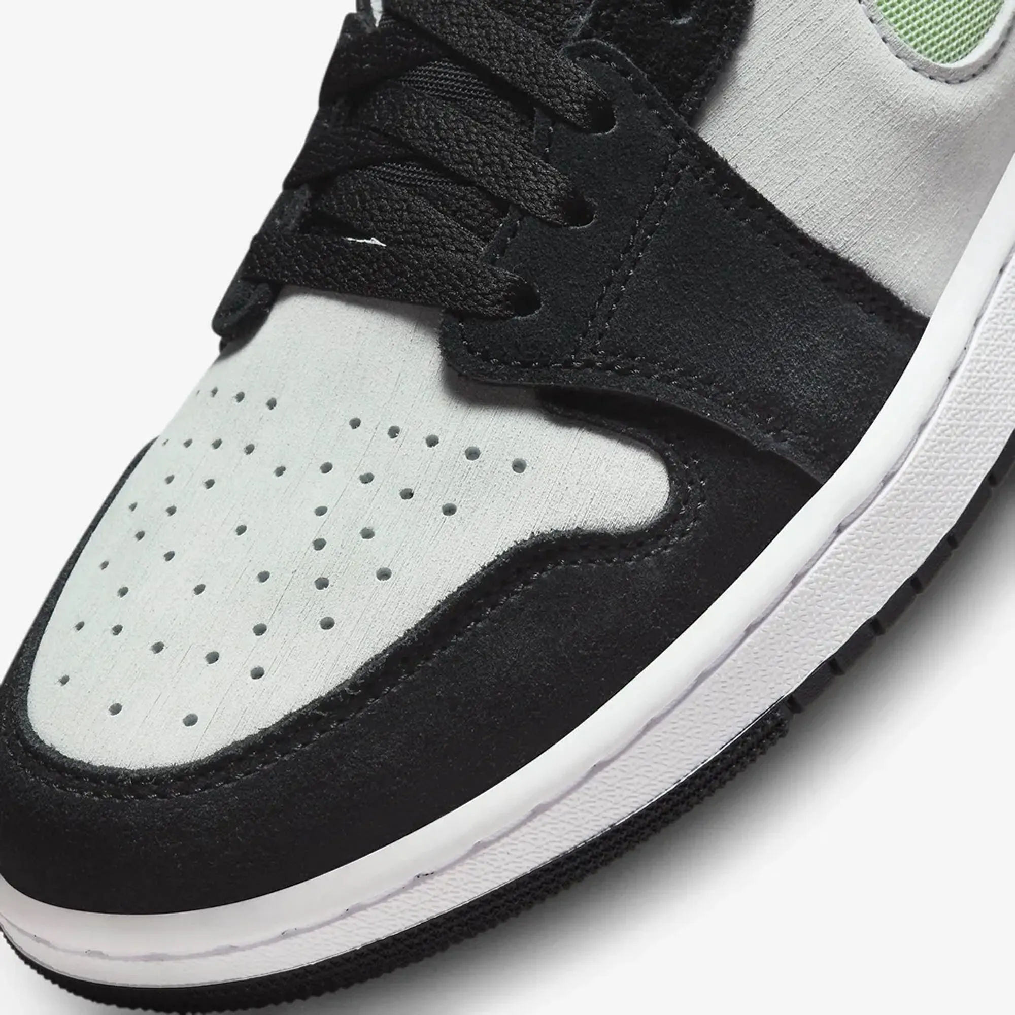 Jordan | AIR JORDAN 1 ZOOM CMFT 2  { WHITE/BLACK/HONEYDEW/GREEN