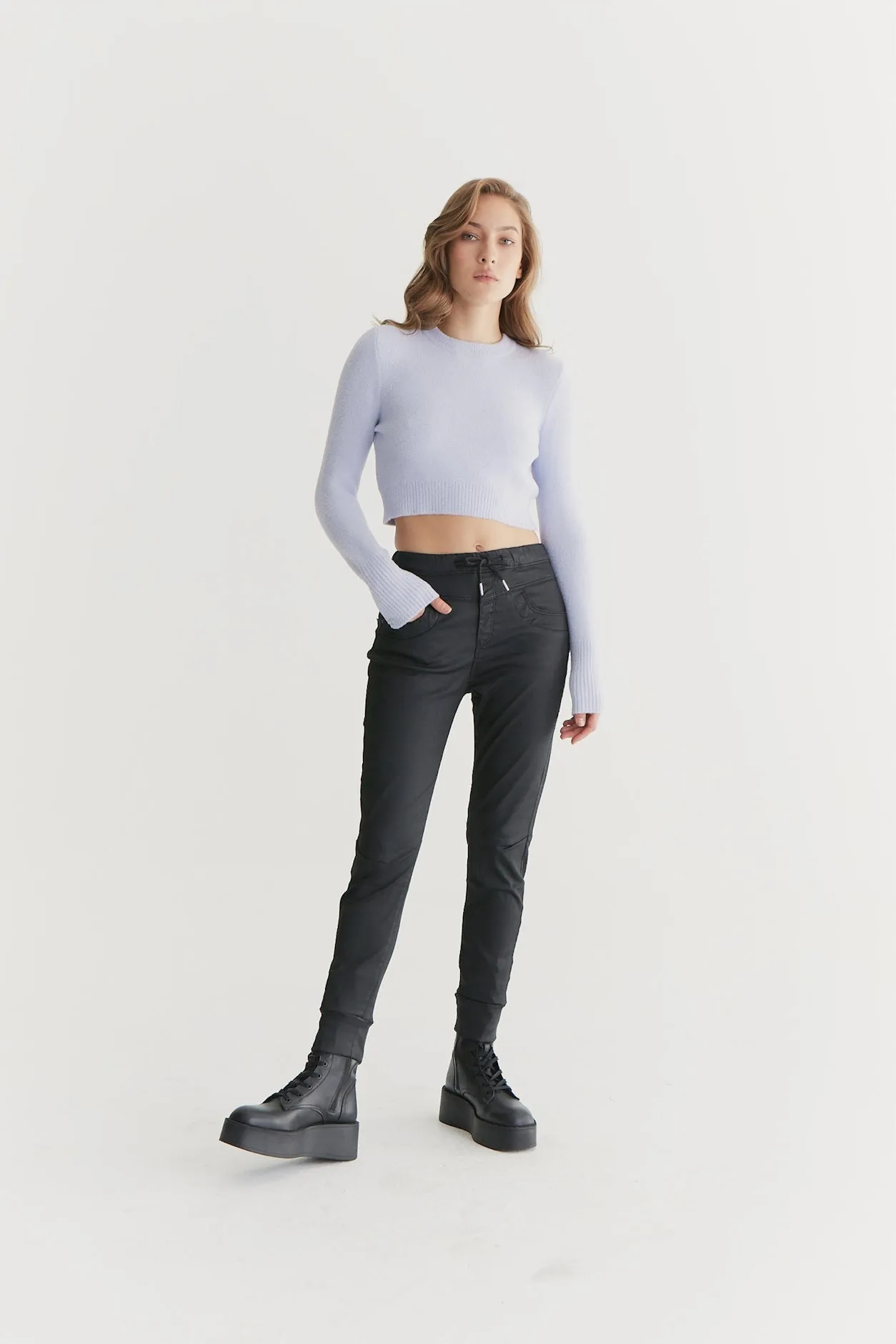 Mila - Mid Waist Jogger 5 Pocket - Black Coated