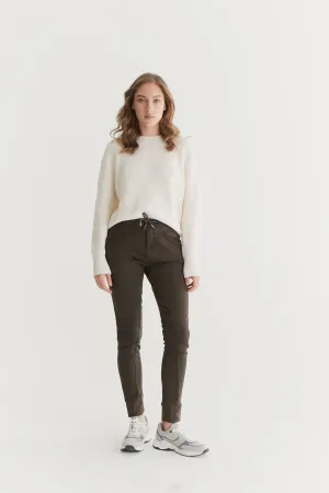 Mila - Mid Waist Jogger 5 Pocket - Chocolate
