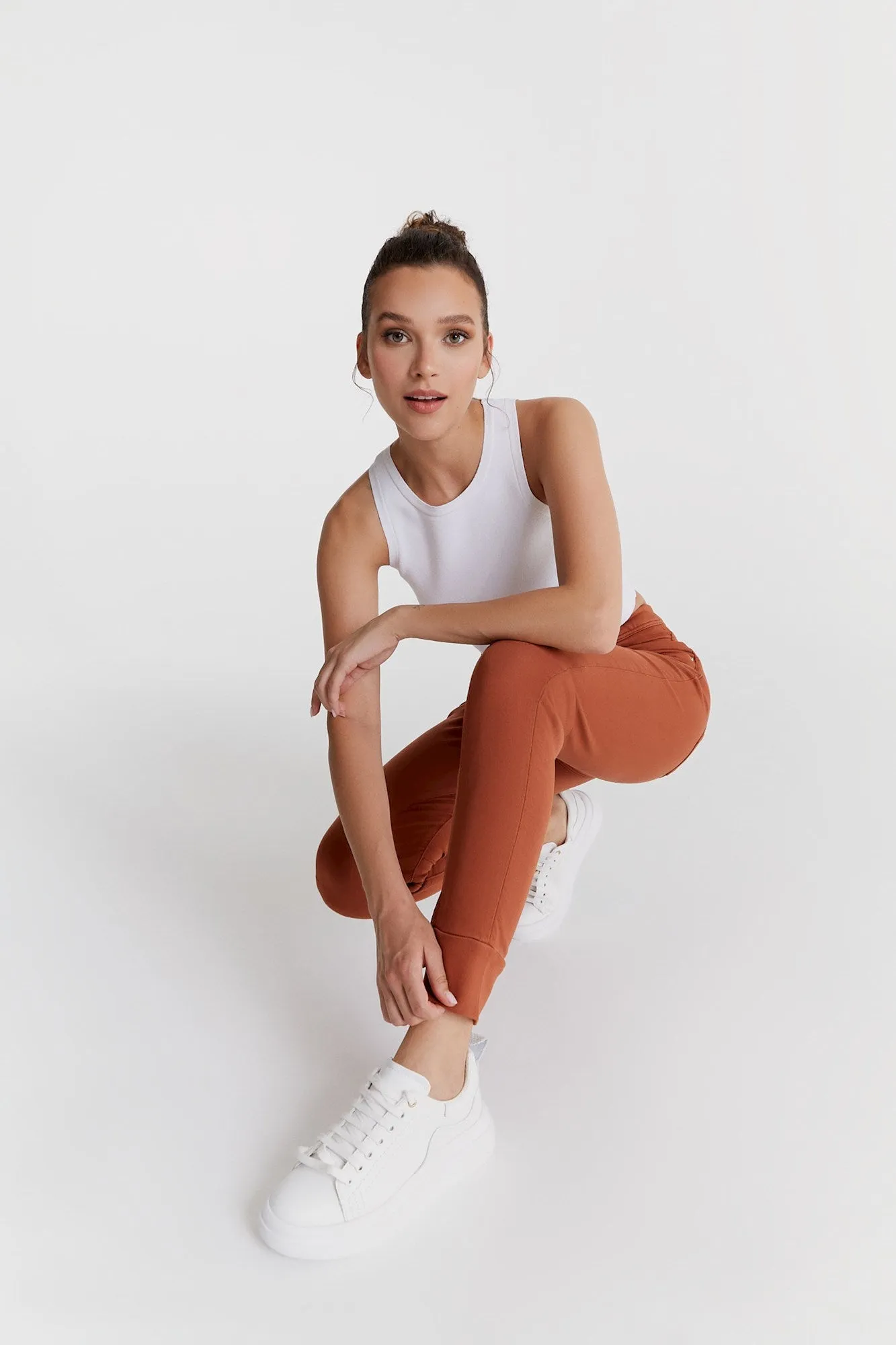 Mila - Mid Waist Jogger 5 Pocket - Cinnamon
