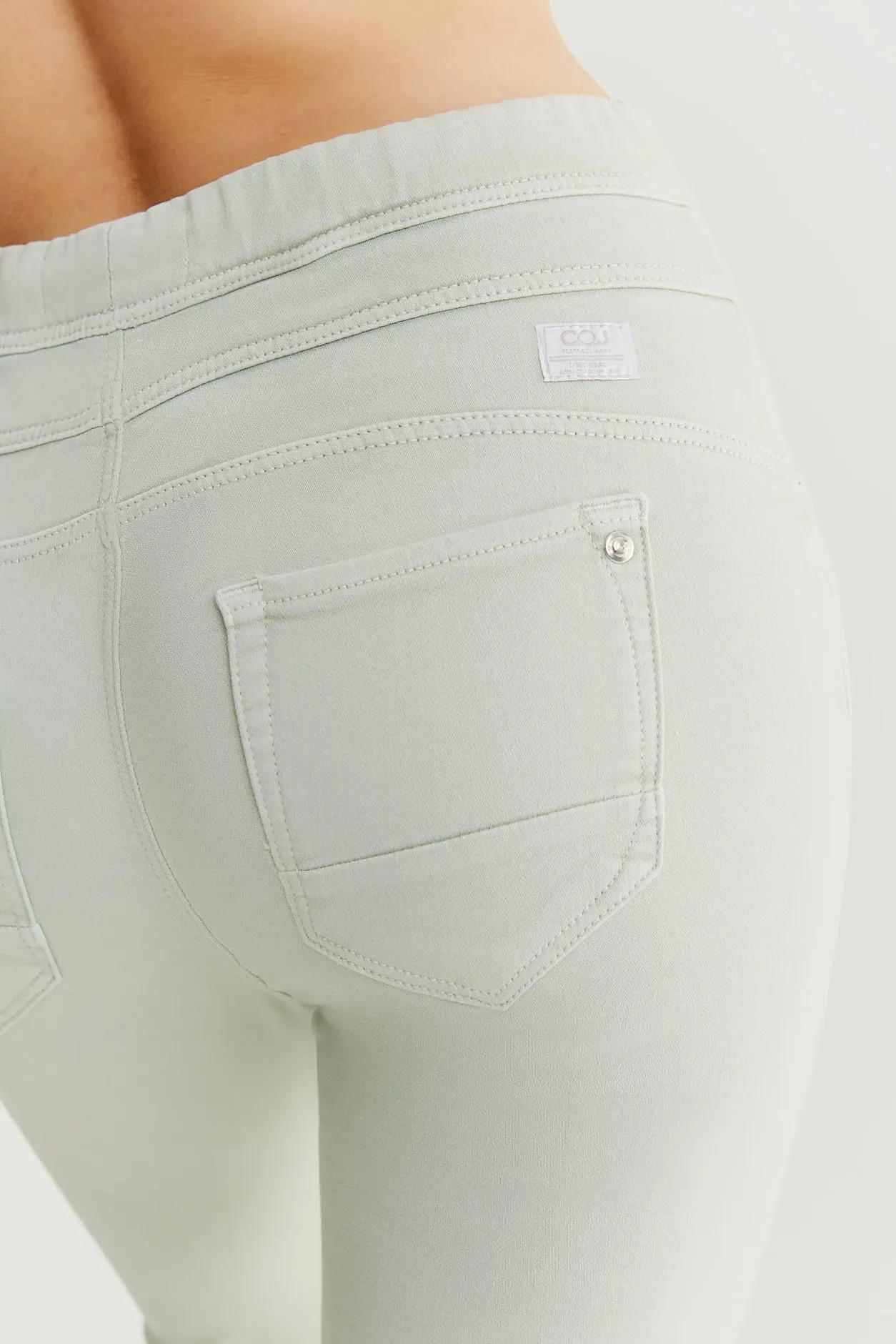Mila - Mid Waist Jogger 5 Pocket - Mint
