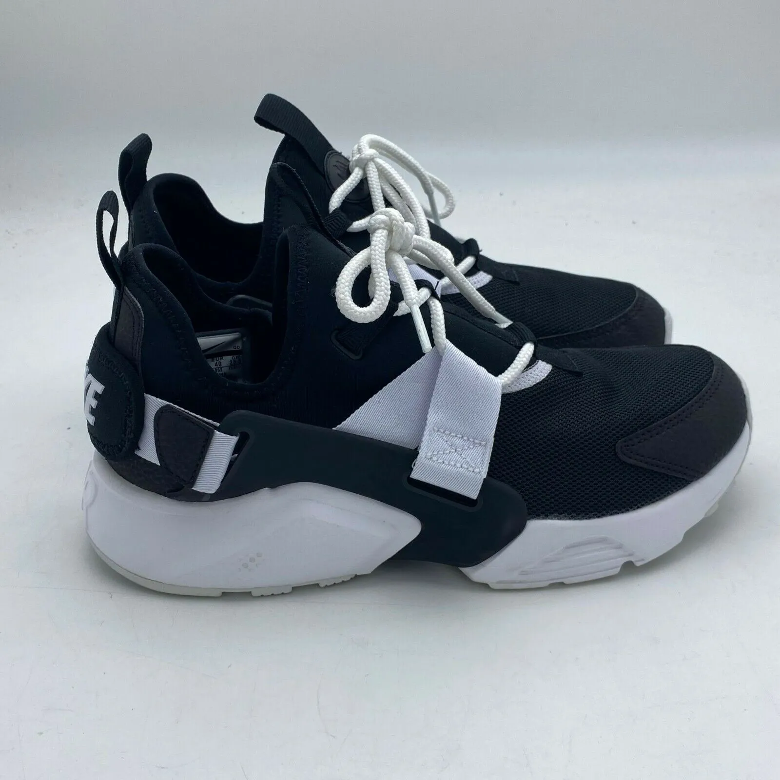 Nike Air Huarache City Low Black White Sneakers Women's Size 8.5