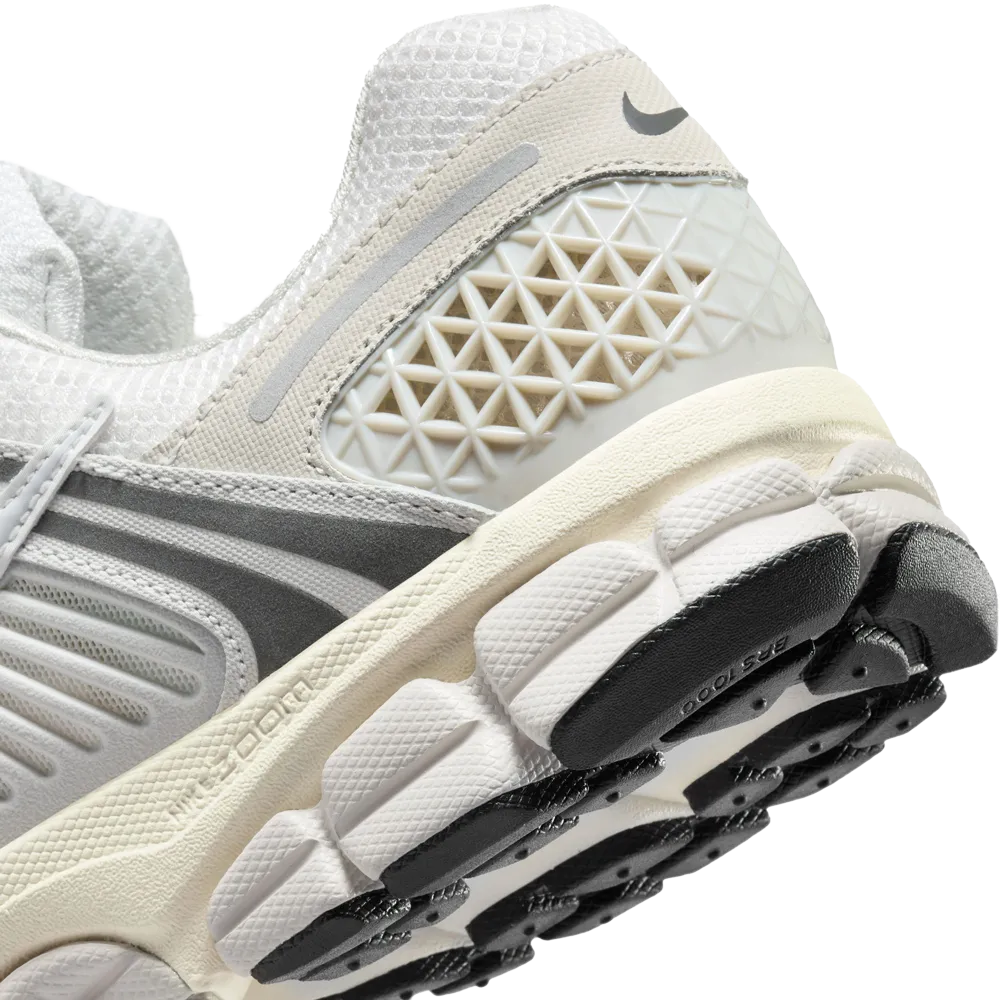 Nike Zoom Vomero 5 SE Men's Shoes