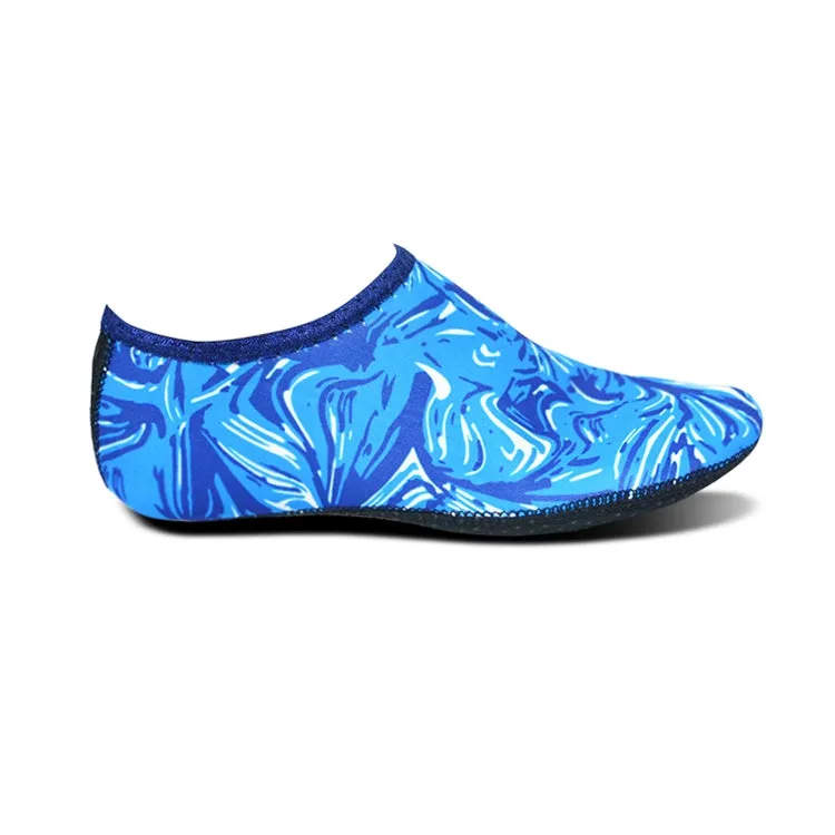 Non-slip Plastic Grain Texture Thick Cloth Sole Printing Diving Shoes and Socks, One Pair, Size:S (Blue Figured)