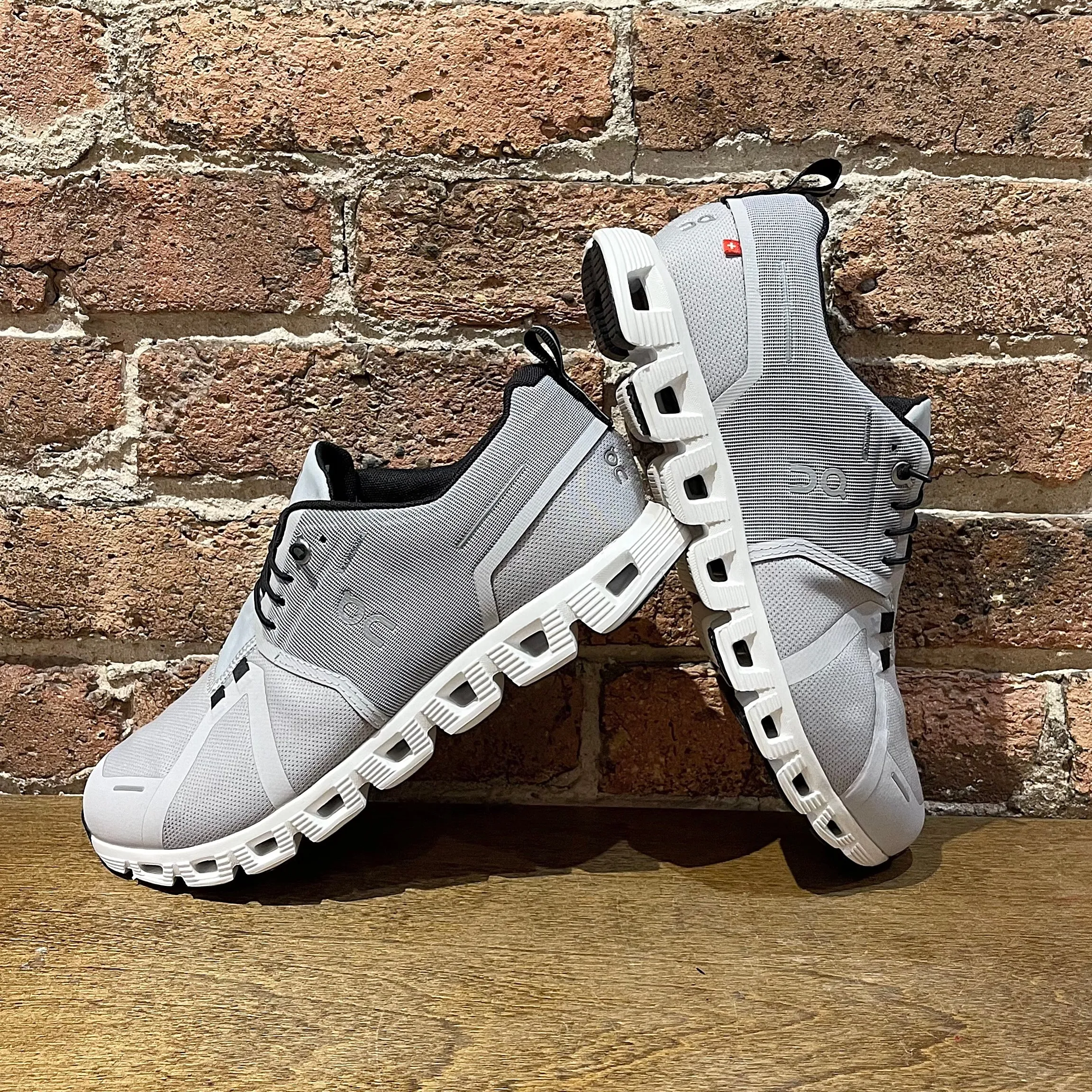 On Cloud 5 Women's Waterproof Glacier/White