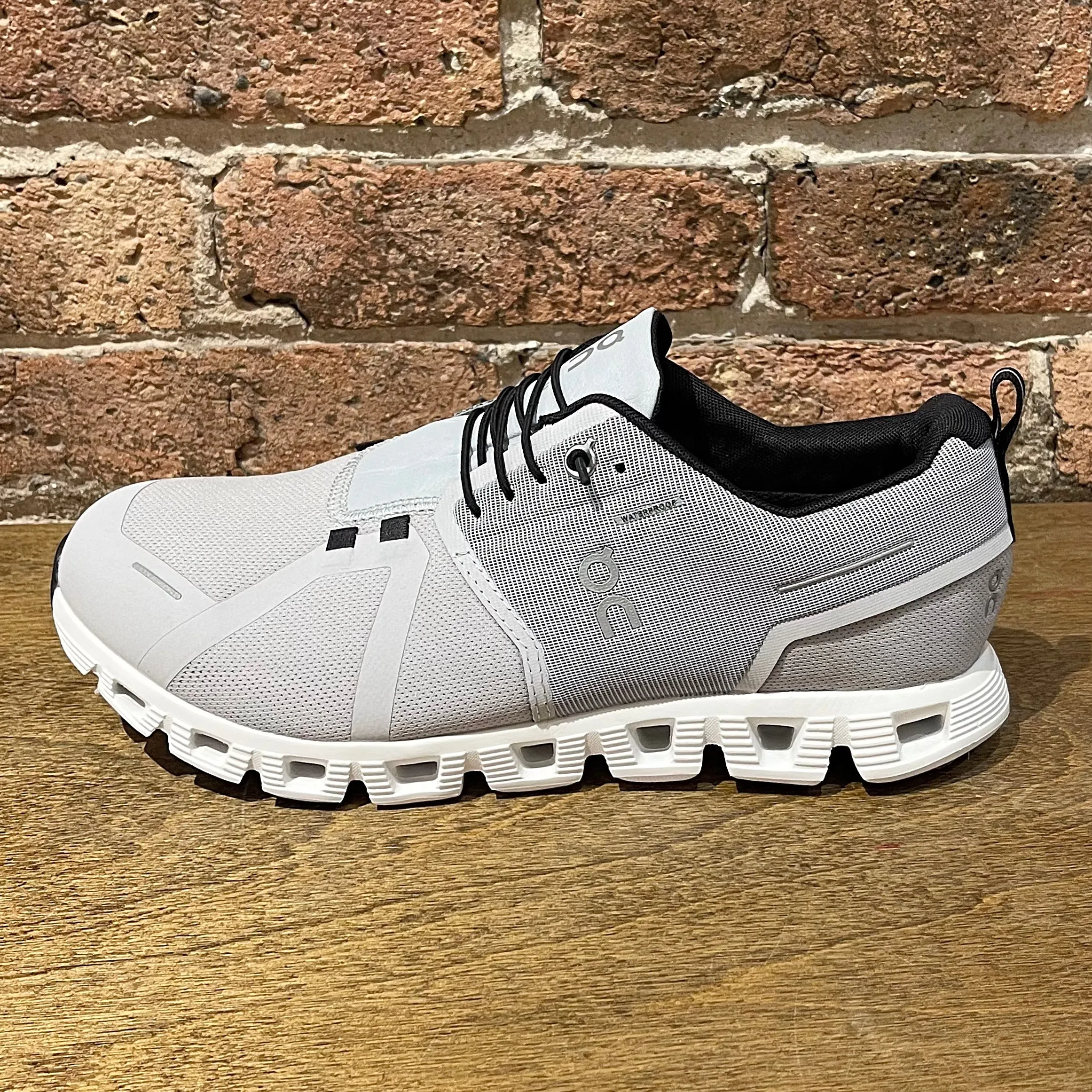 On Cloud 5 Women's Waterproof Glacier/White
