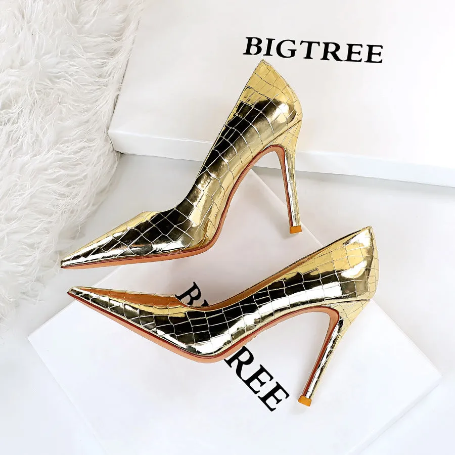 Retro Metal Stone Pattern Pointed High Heel Shallow Mouth Shoes